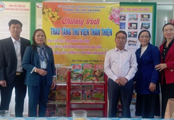 chương trình trao tặng thư viện thân thiện